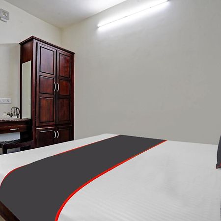 Collection O White House Pearl Hotel Kochi Buitenkant foto