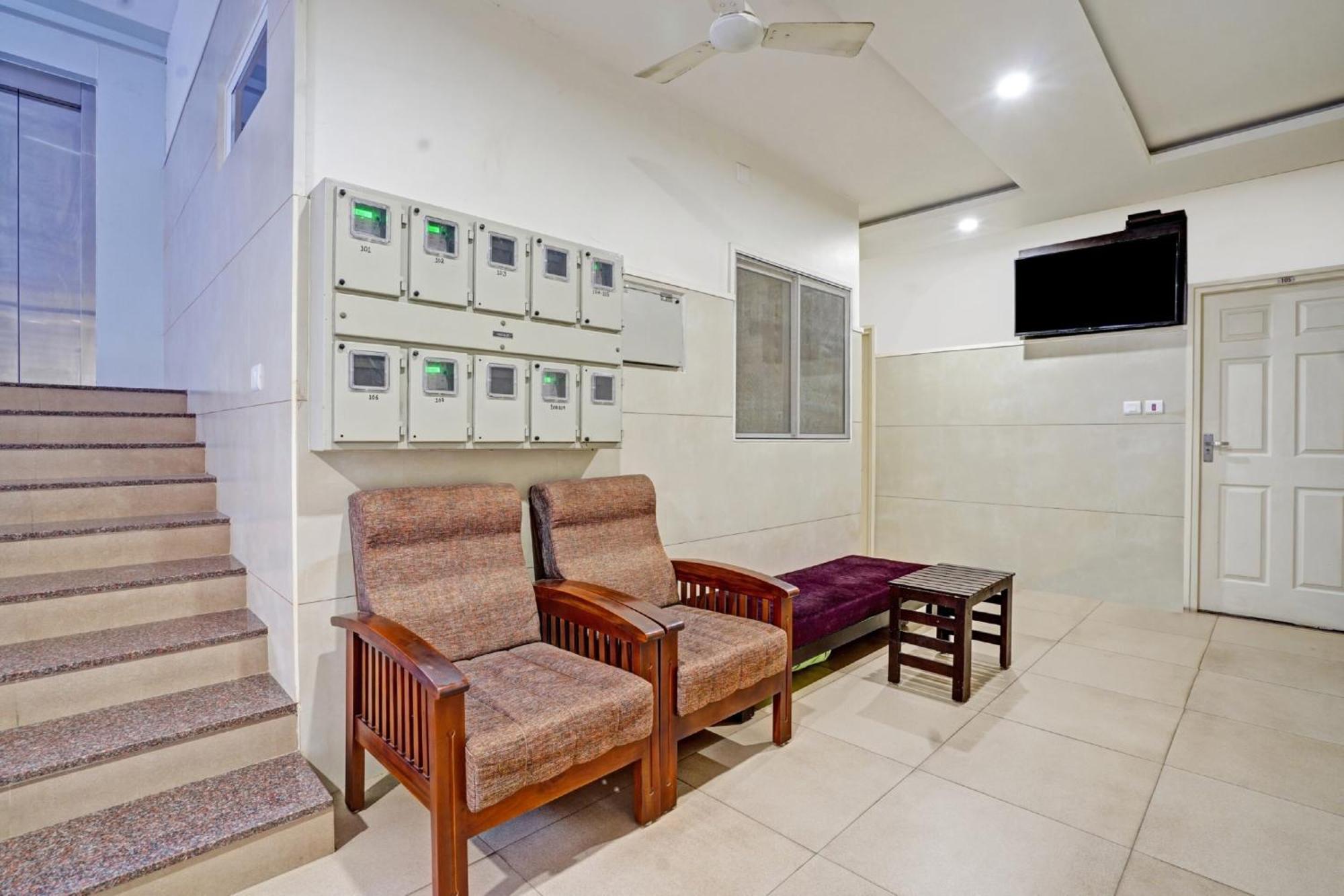 Collection O White House Pearl Hotel Kochi Buitenkant foto