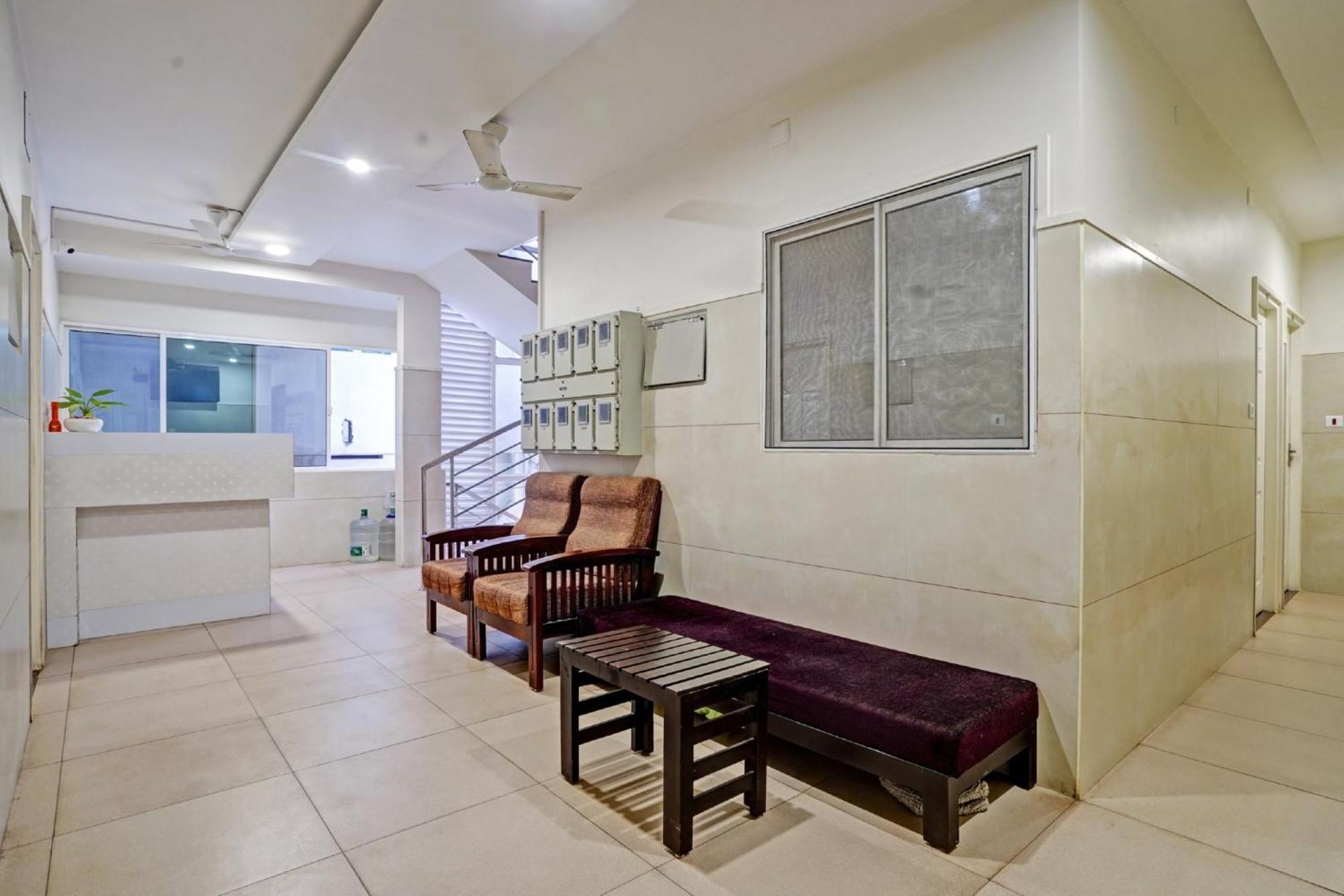 Collection O White House Pearl Hotel Kochi Buitenkant foto